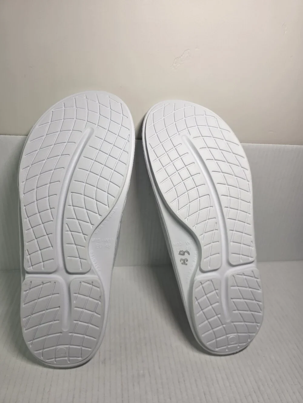 OOFOS OOahh Sport Flex Sandal Slide White Mens Sizes 15